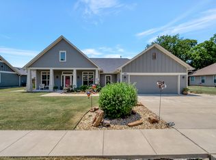 415 E Main St, Pilot Point, TX 76258