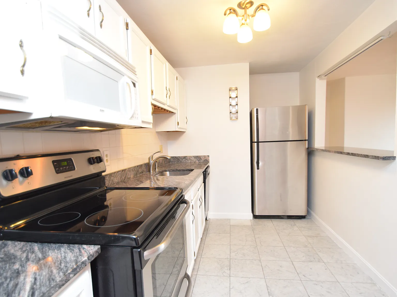 2 bed, 800 sqft, $3,200 — Photo 3
