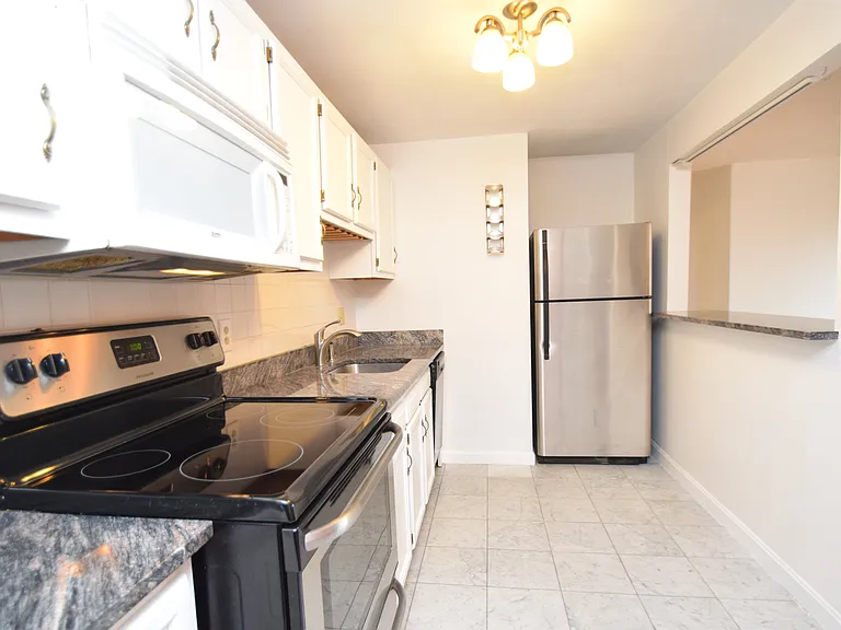 135 Inman St #12 — Photo 3