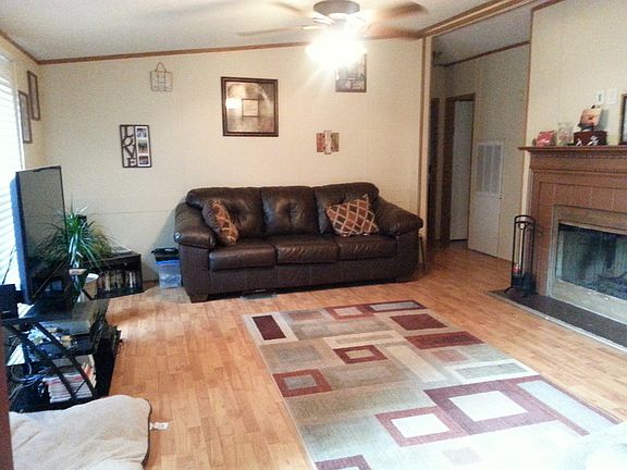 3rd image of 211 Apple Valley Ln