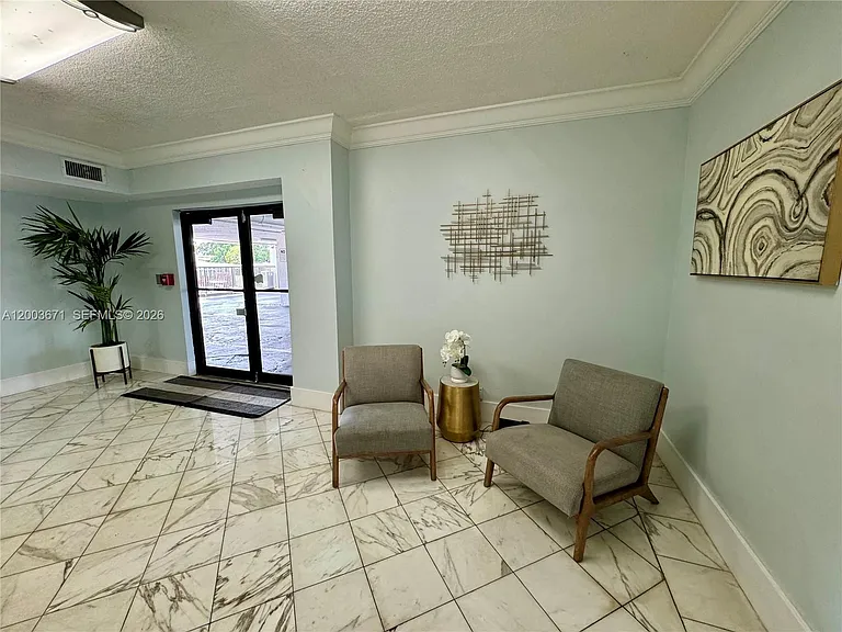 2020 NE 135th St #810 — Photo 42