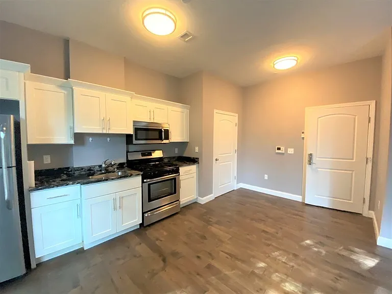 41 Saratoga St #4E — Photo 3