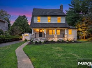 613 Hillcrest Rd, Ridgewood, NJ 07450