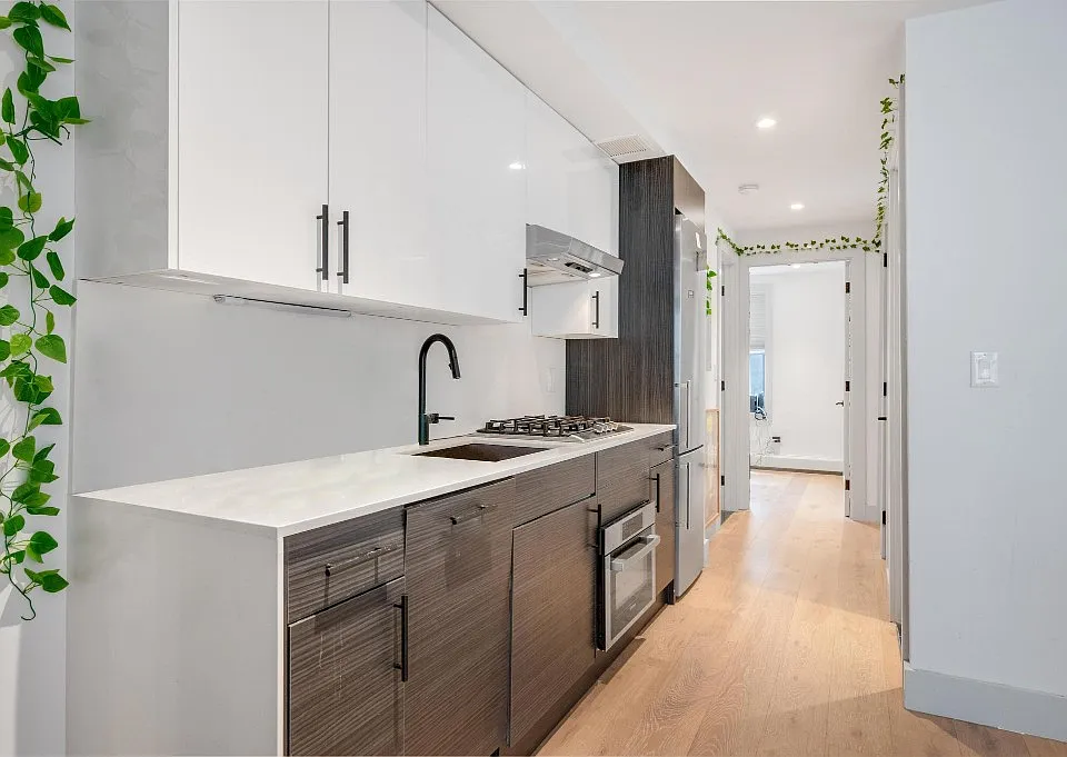 68 N 8th St #3F