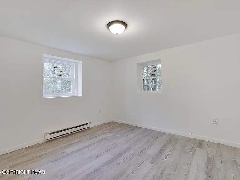 3119 Essex Rd — Photo 12