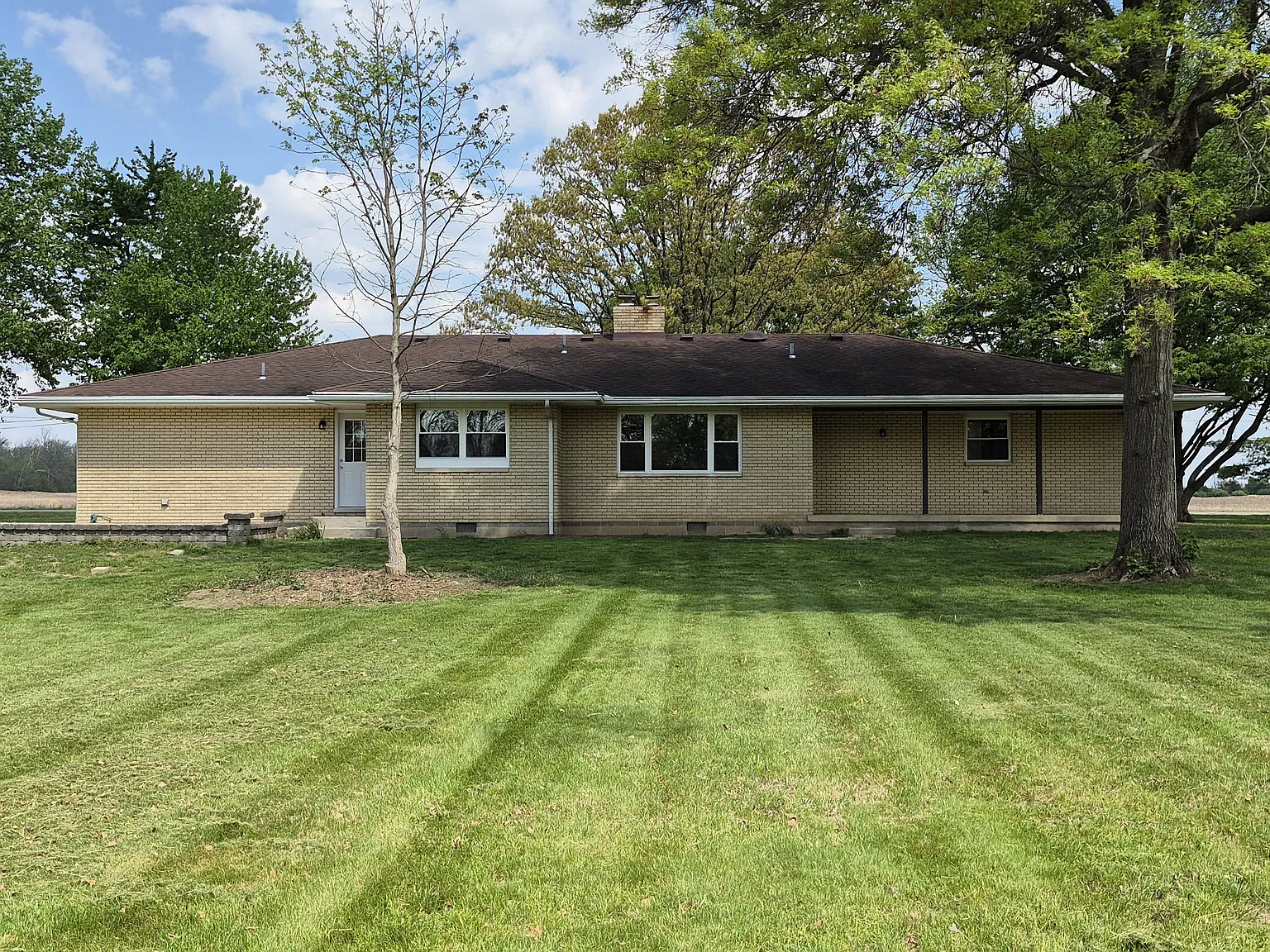 3 bed, 2.5 bath, 1783 sqft, $1,925 — Photo 4