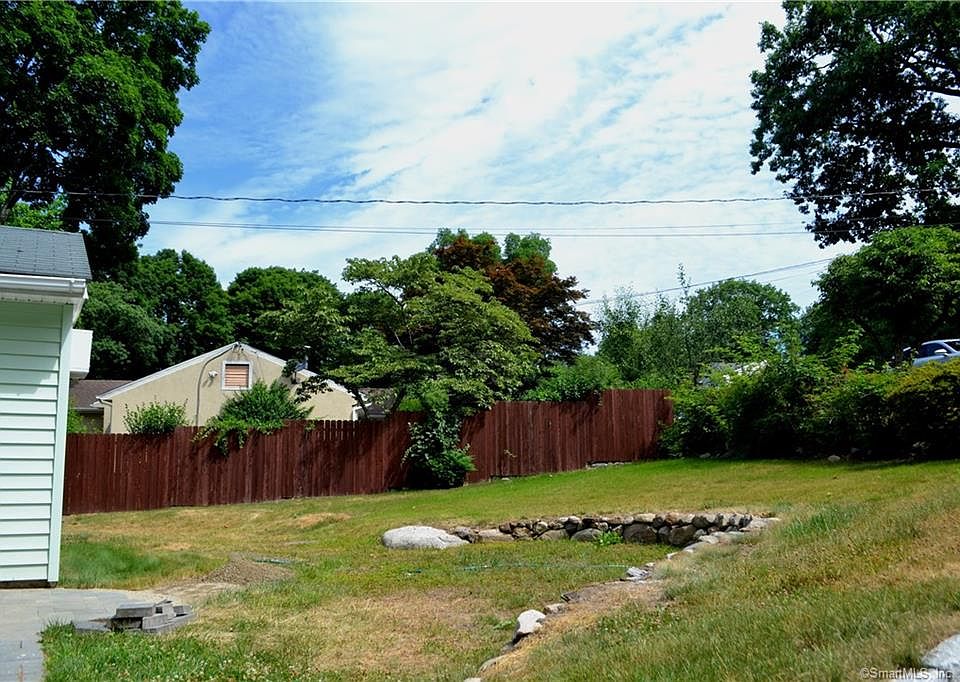 2nd image of 20 Edith Ln