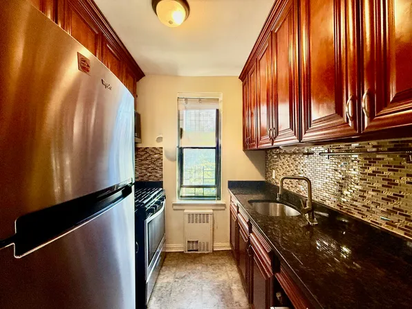 112-25 34th Avenue image 3 of 37