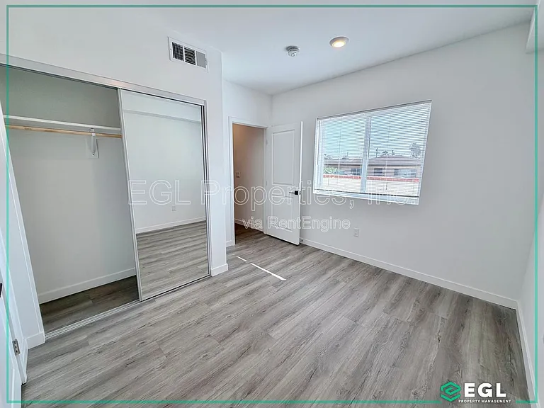 10501 Buford Ave #E — Photo 11