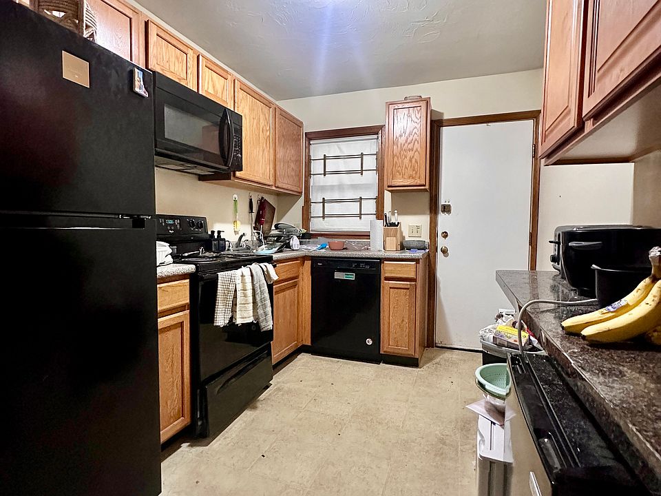 1st image of 29 Colborne Rd APT 1C