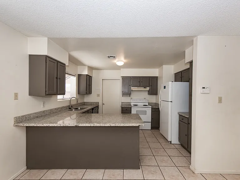 4598 W 18th Ln — Photo 10