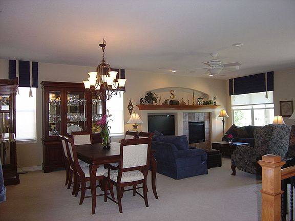 Living Rm/Dining Combo