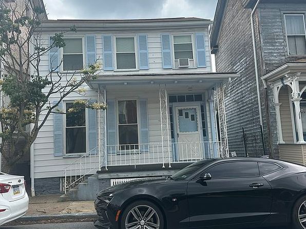 411 Walnut St