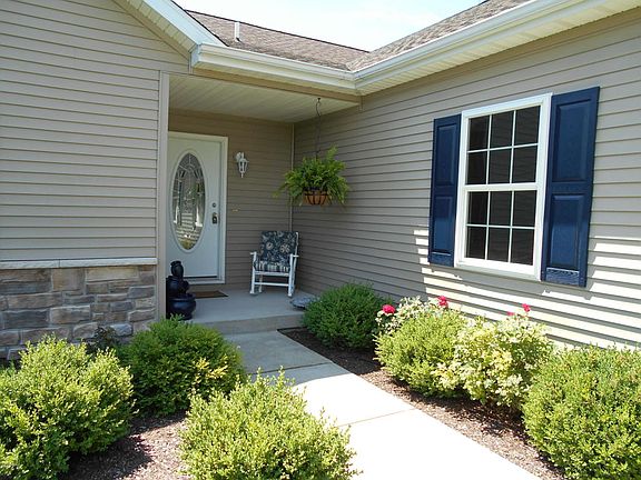3rd image of 6623 Cedar Trace Dr