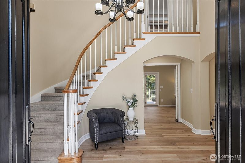3rd image of 17410 102nd Avenue NE