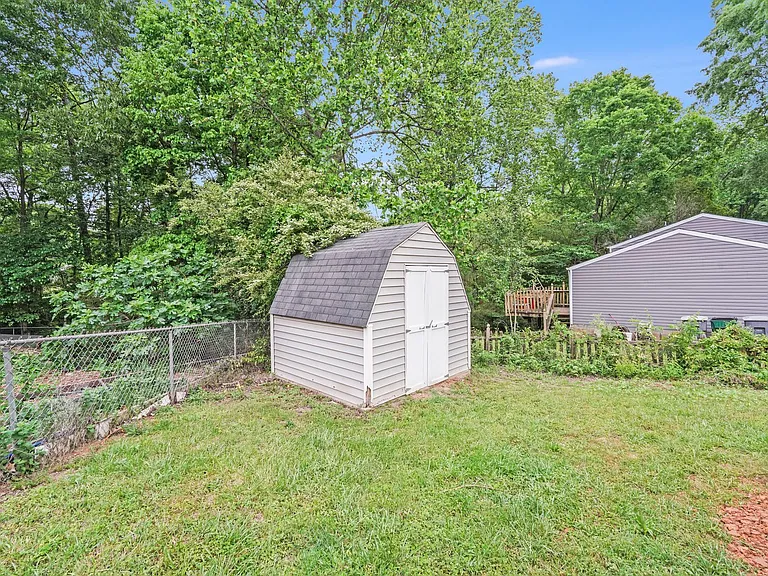 5001 Forest Mountain Ct — Photo 20