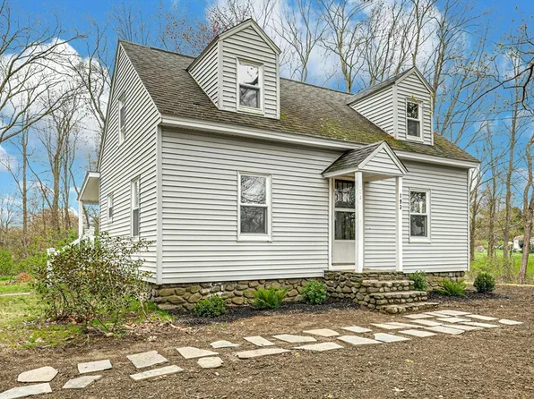 193 Clinton Rd, Sterling, MA 01564