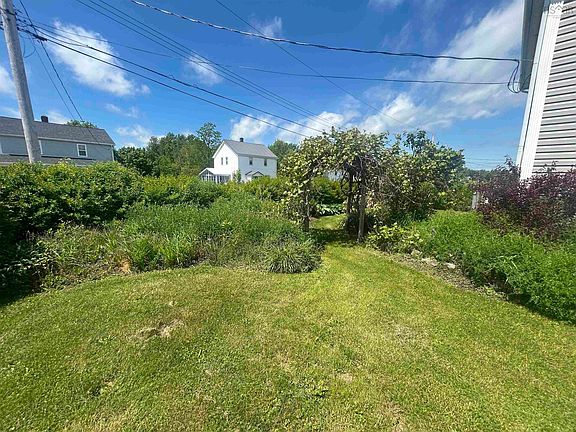5th image of 68 Mackinnon St