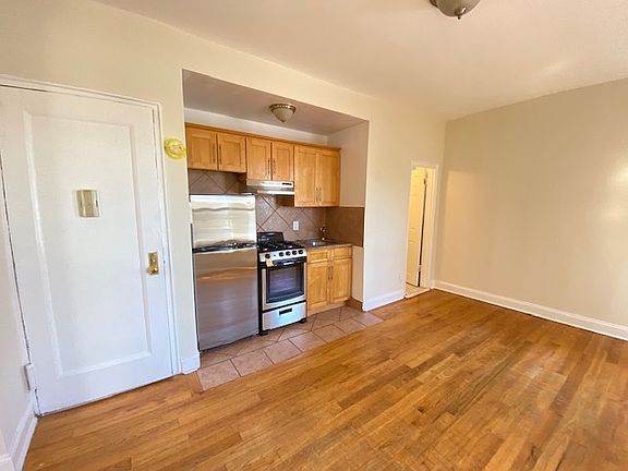 4th image of 246 Bradhurst Ave APT 46