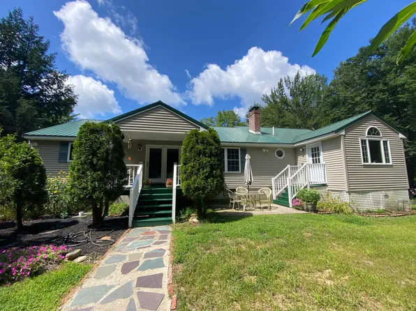 29 Old Grassy Road, Hollis, ME 04042