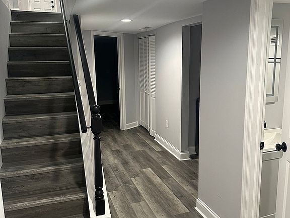 2nd image of 407 N Lakewood Ave Room 2