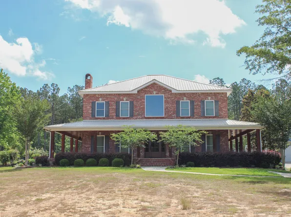 38 Bedford Forrest Ln, Hattiesburg, MS 39401