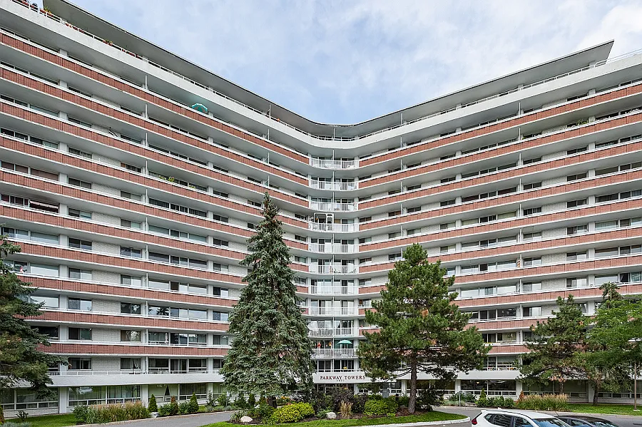 Parkway Towers — Photo 3