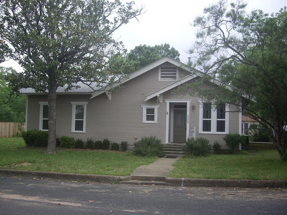 1st image of 205 Shaw Ave