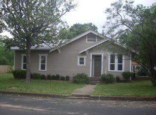 205 Shaw Ave, Fredericksburg, TX 78624
