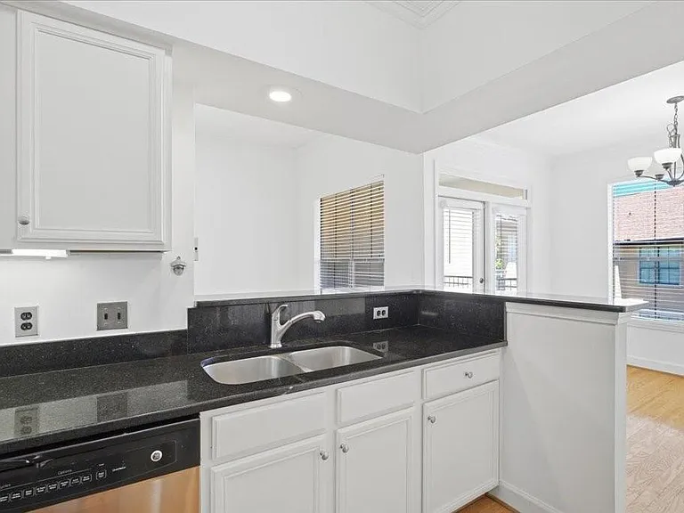 3777 Peachtree Rd NE #1432 — Photo 12