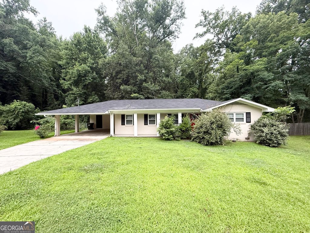 2176 Elinwood Dr, East Pt, GA - View 2
