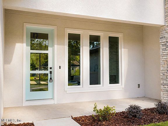 3rd image of 14 RENSHAW Drive