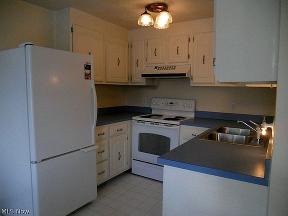 5th image of 7501 Essex Dr