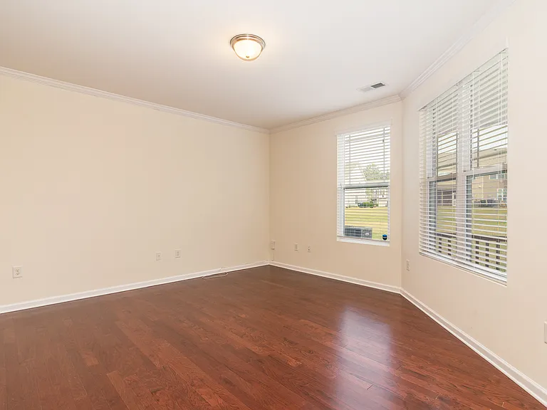 1004 Historic Cir — Photo 6