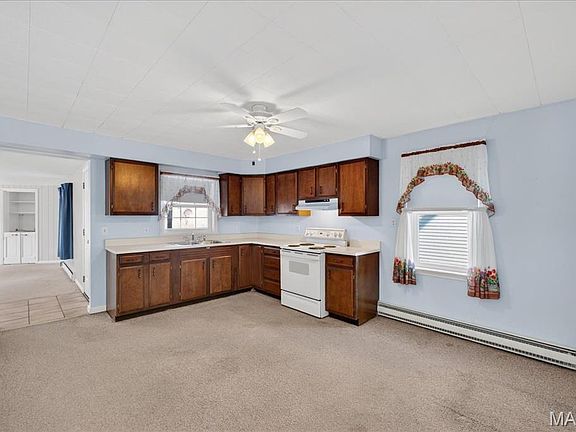 5th image of 989 Des Peres Dr