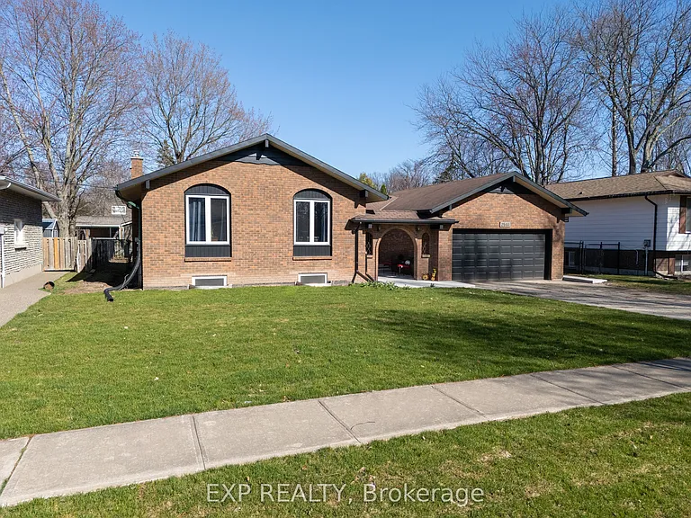 2580 Noella Cres #LOWER — Photo 3