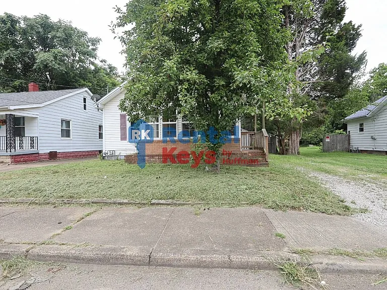 2525 S Rotherwood Ave — Photo 2