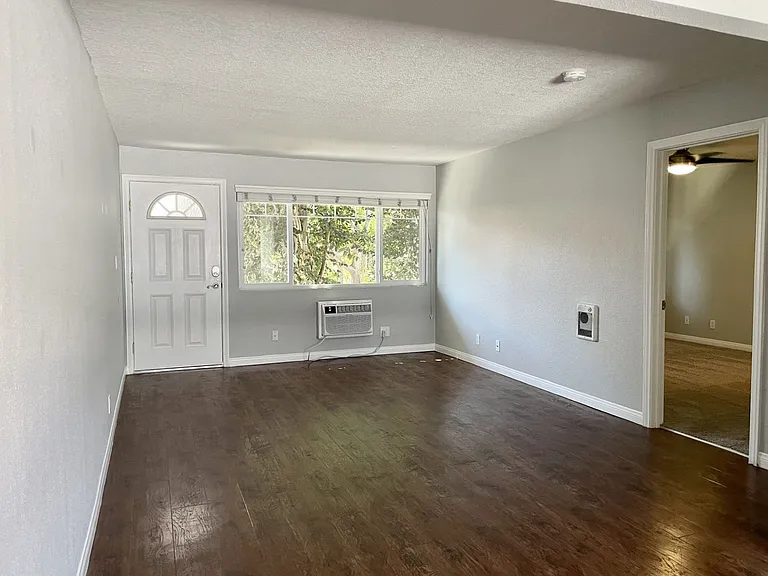 Villa Serrano Apartment Homes — Photo 48