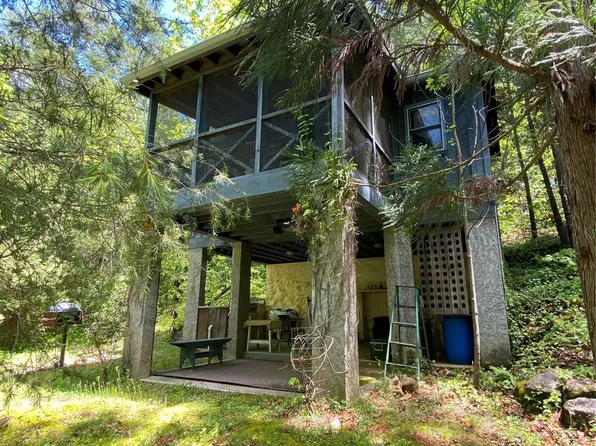 190 Old Holbert Cove Rd, Saluda, NC 28773