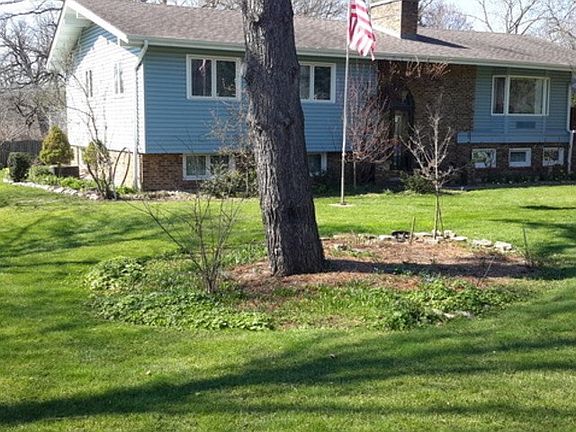 5th image of 28W135 Hickory Ln