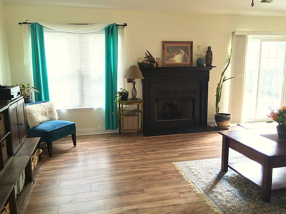 3rd image of 4804 W Grove Dr