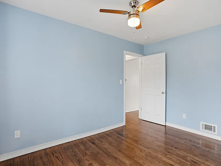 831 Loyola Dr — Photo 12