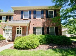 27 Park Village Ln UNIT E, Greensboro, NC 27455