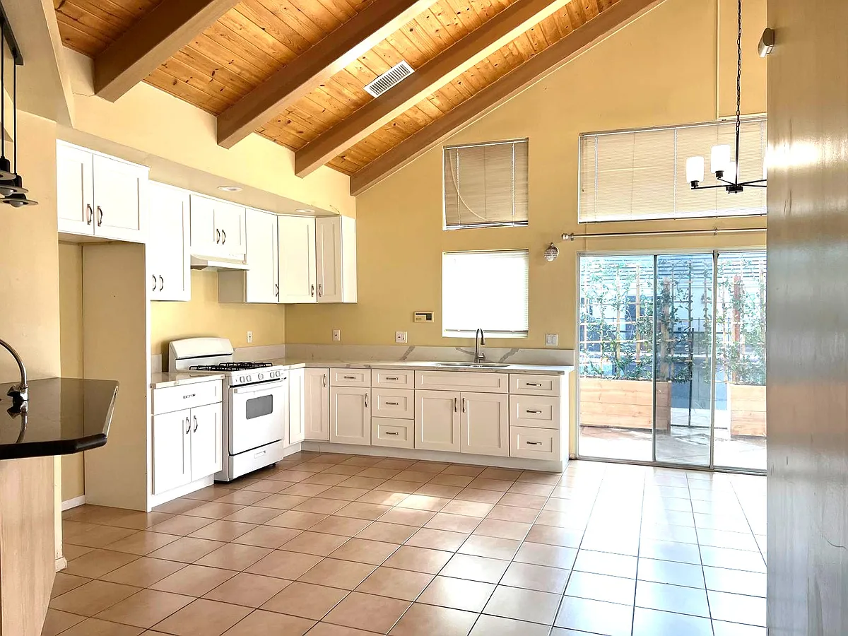 Spacious kitchen - 10847 Tuxford St #1