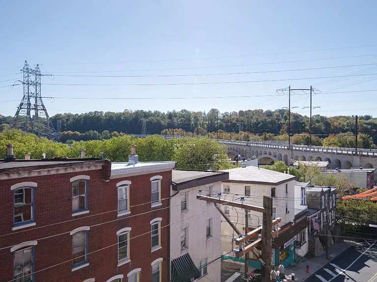 East Main Manayunk Apartments — Photo 55