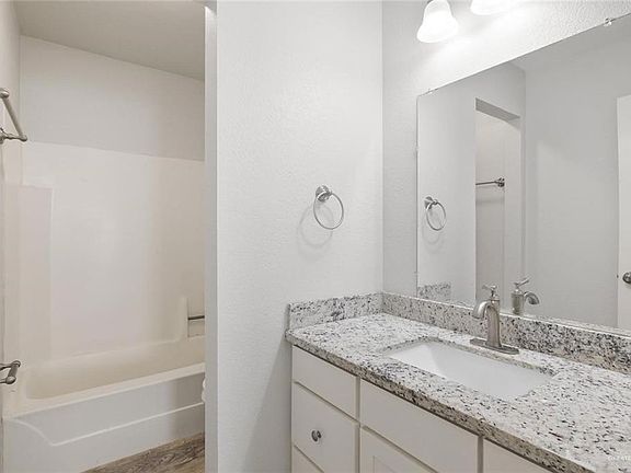 5th image of 1006 W Kelly Ave APT F
