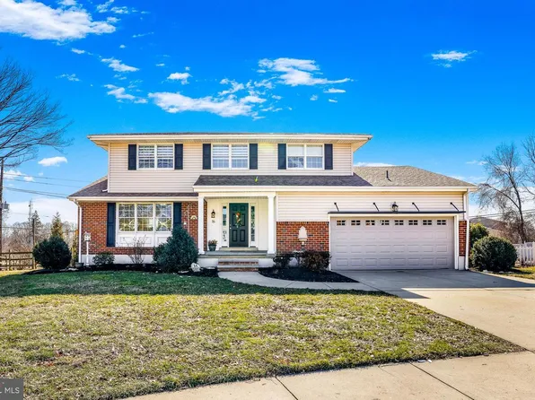 14 Whitekirk Dr, Wilmington, DE 19808