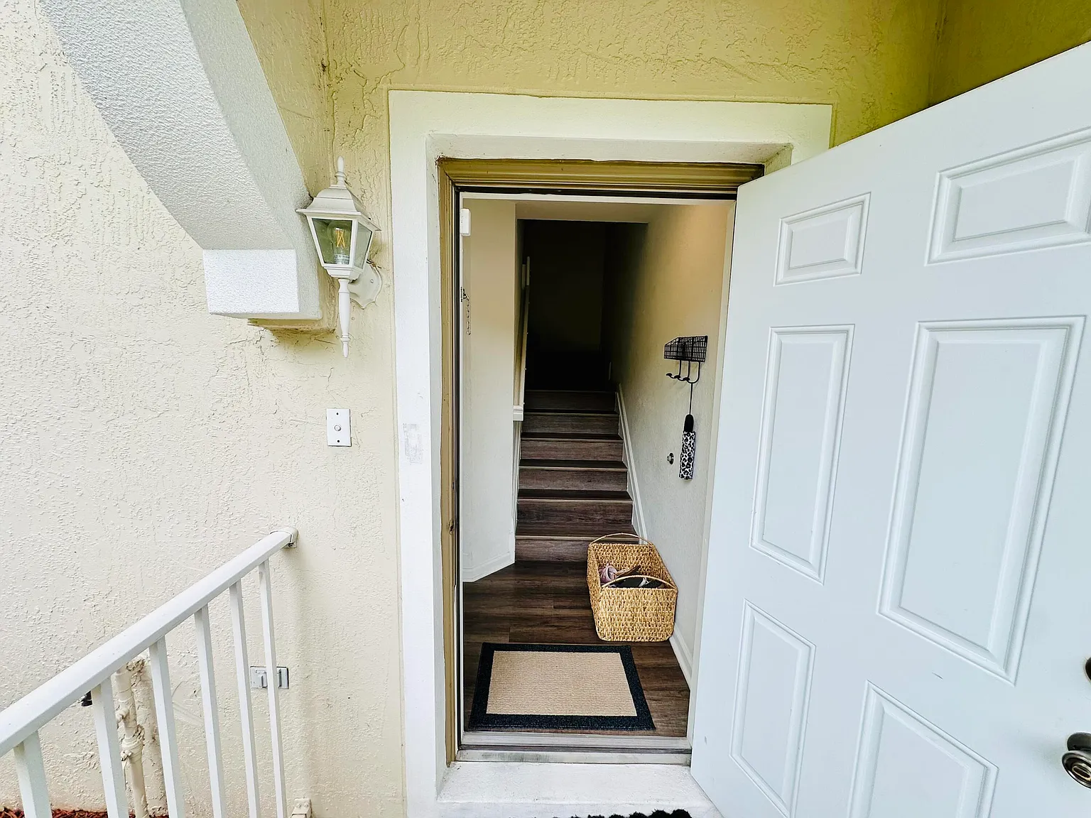 2 bed, 2.0 bath, 1028 sqft, $2,820 — Photo 4
