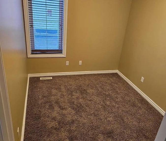 2160 McIntyre St #4 — Photo 9
