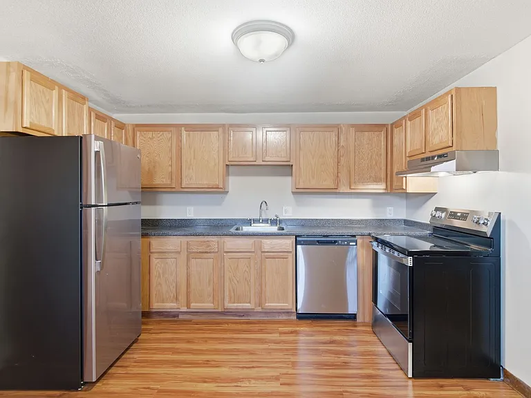 26 Forestdale/Random Housing — Photo 4